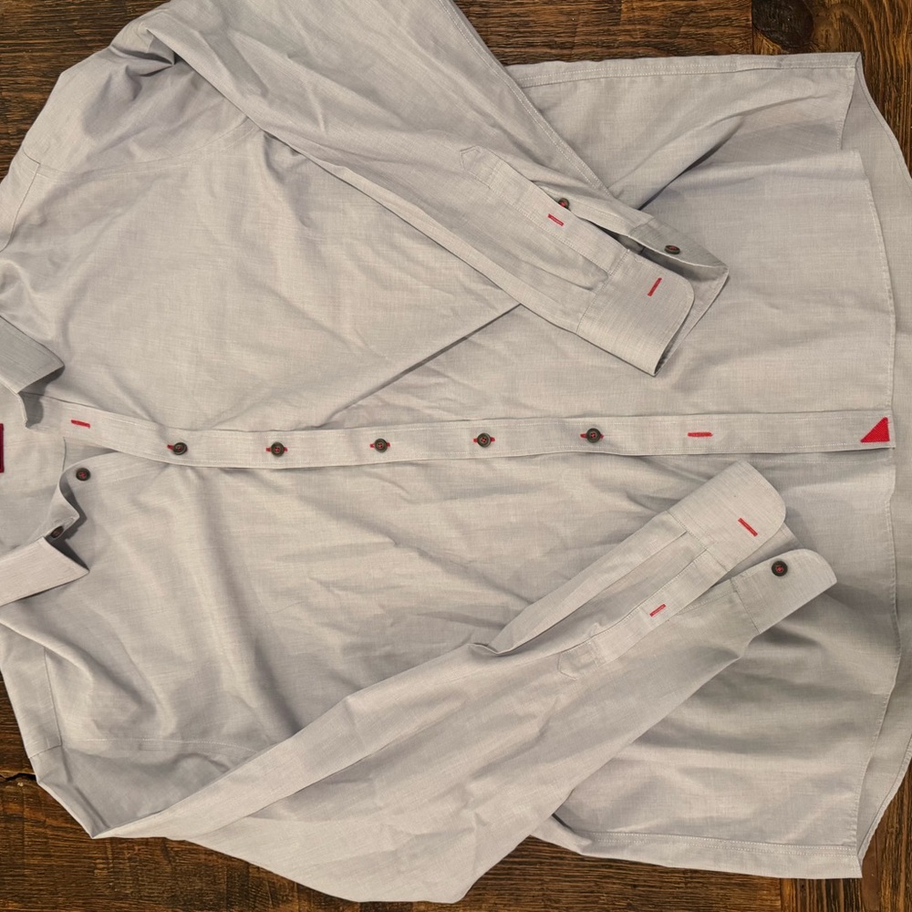 UNTUCKit Light Gray Casual Button-Down Shirt